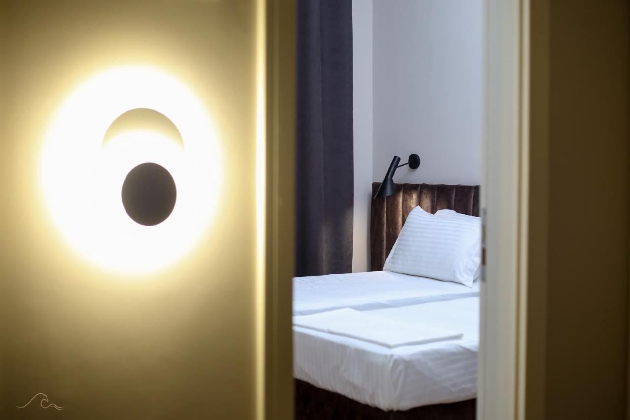 Hotel Libertas Vlorë Esterno foto