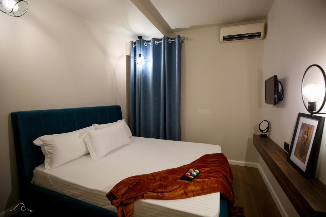 Hotel Libertas Vlorë Esterno foto