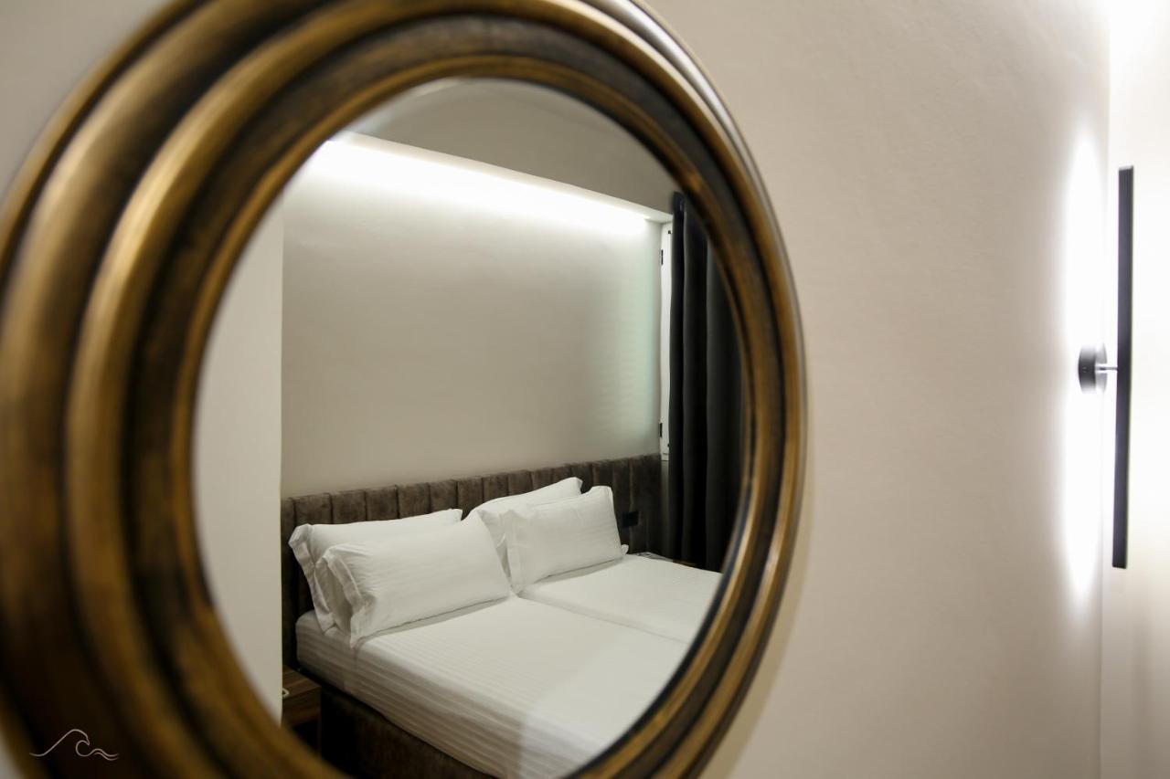 Hotel Libertas Vlorë Esterno foto