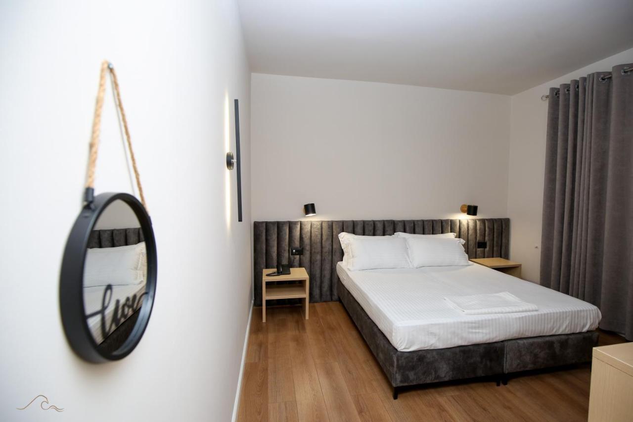Hotel Libertas Vlorë Esterno foto