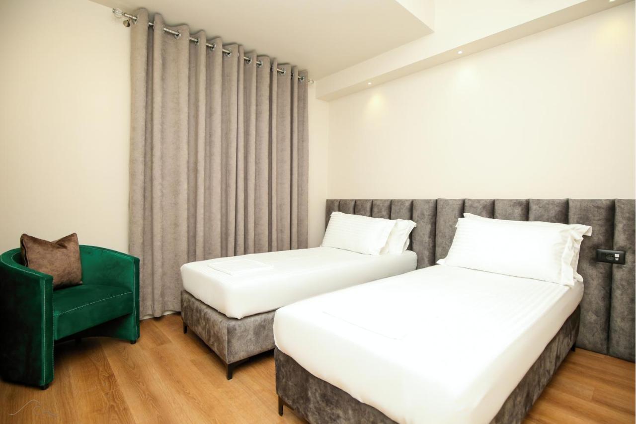 Hotel Libertas Vlorë Esterno foto