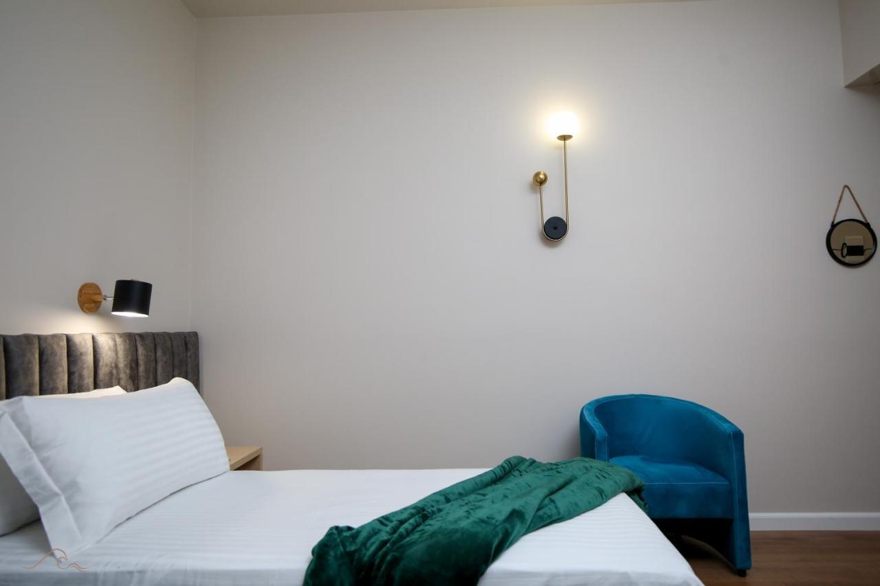Hotel Libertas Vlorë Esterno foto