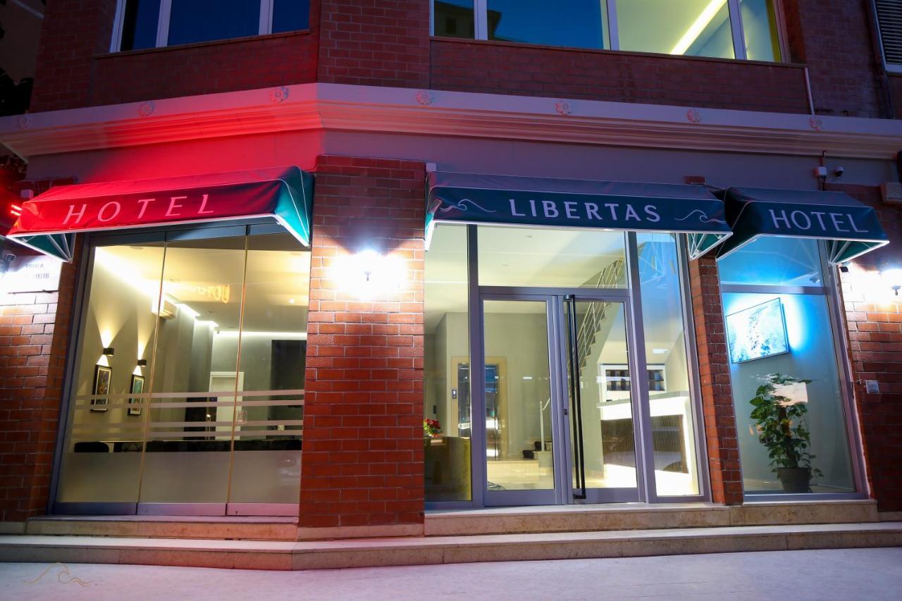 Hotel Libertas Vlorë Esterno foto