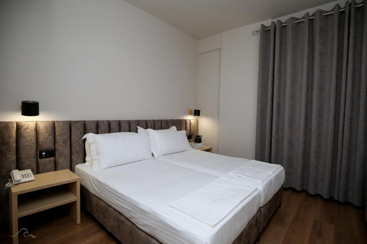 Hotel Libertas Vlorë Esterno foto