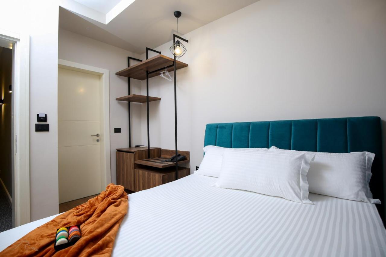 Hotel Libertas Vlorë Esterno foto