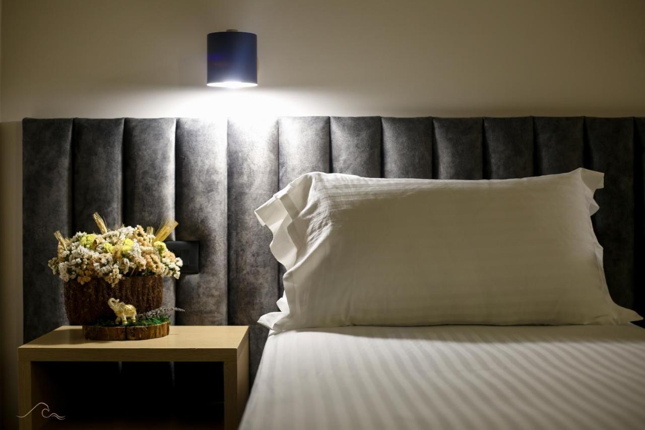 Hotel Libertas Vlorë Esterno foto