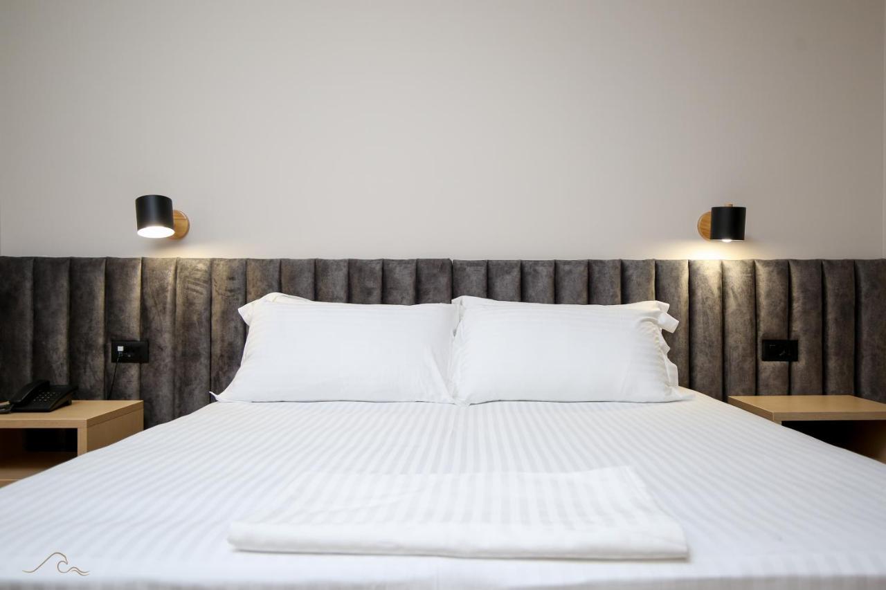 Hotel Libertas Vlorë Esterno foto