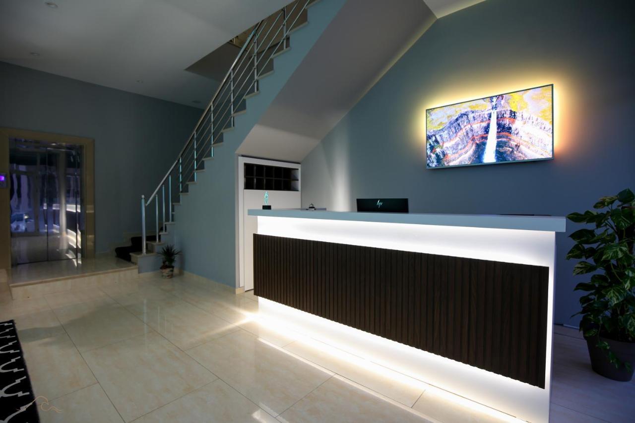 Hotel Libertas Vlorë Esterno foto