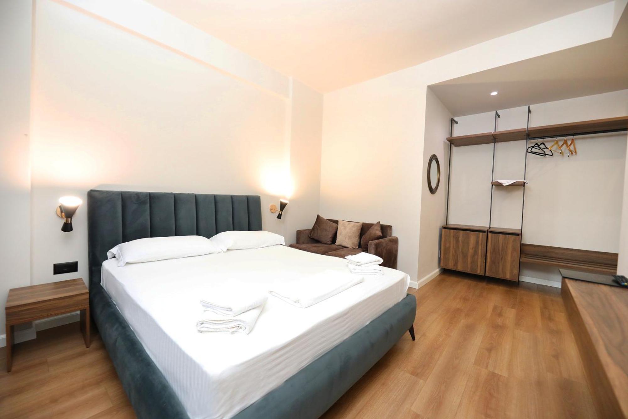 Hotel Libertas Vlorë Esterno foto