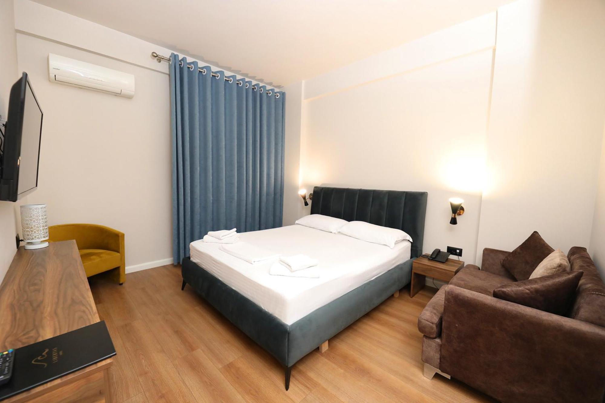 Hotel Libertas Vlorë Esterno foto