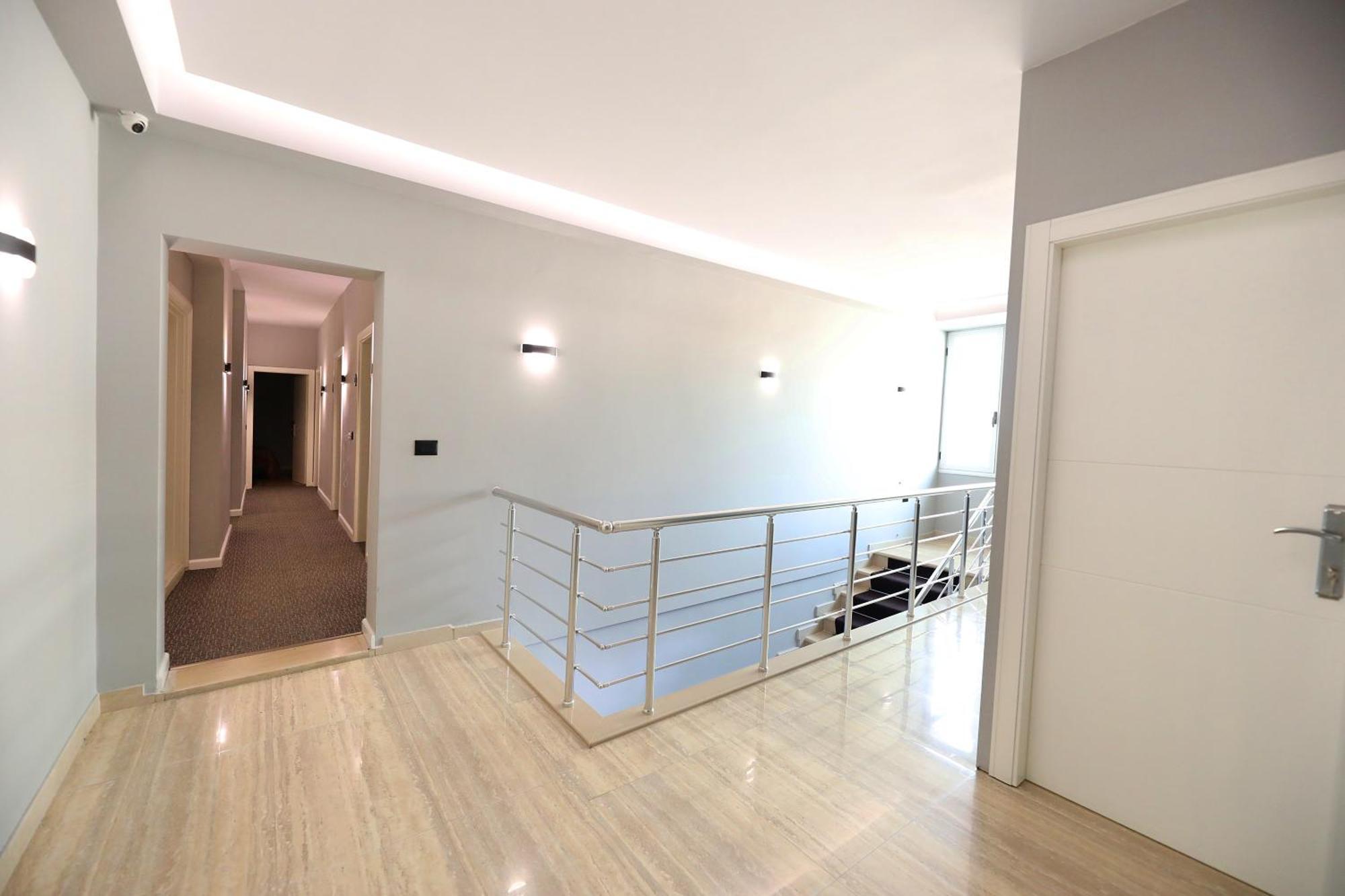 Hotel Libertas Vlorë Esterno foto