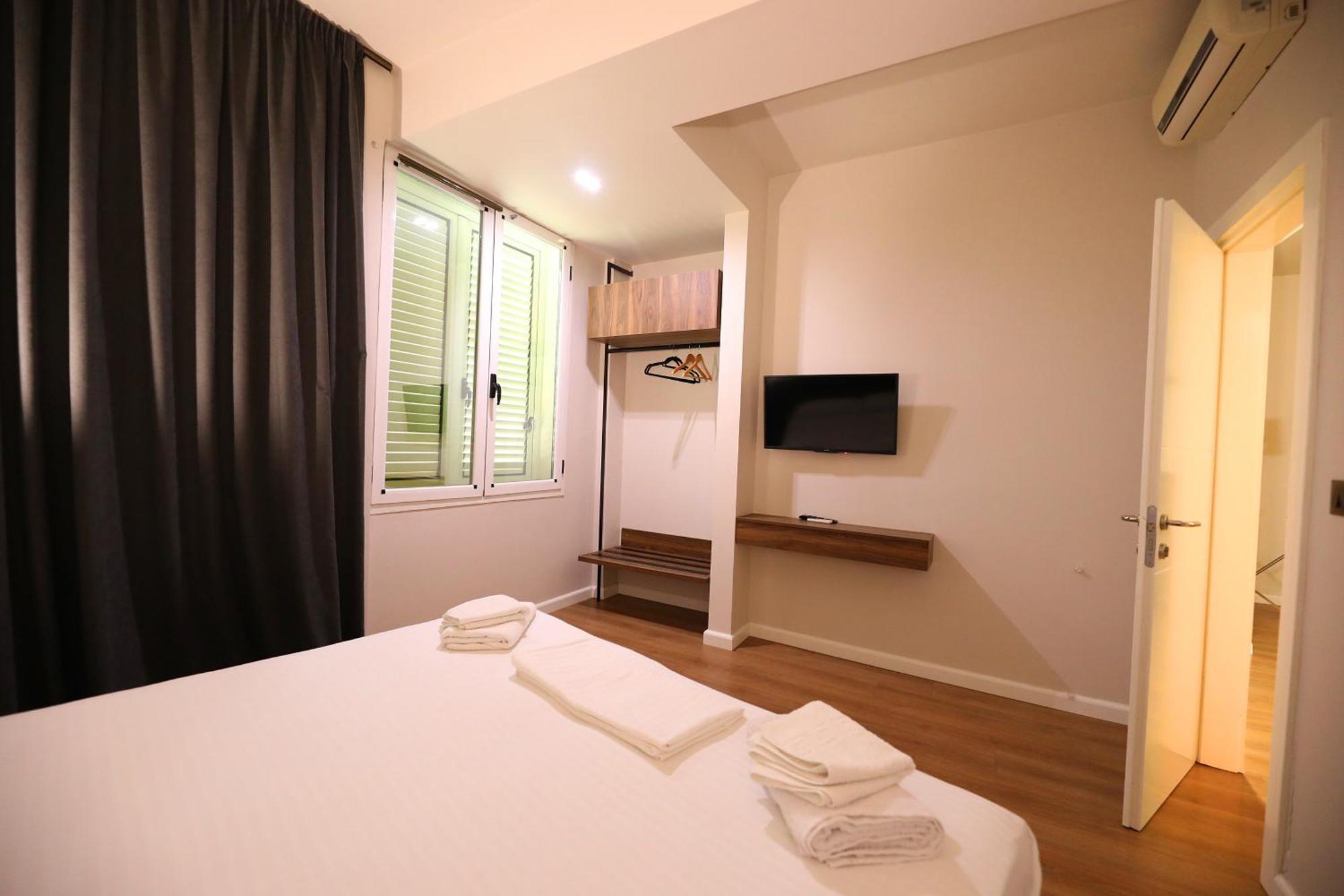 Hotel Libertas Vlorë Esterno foto