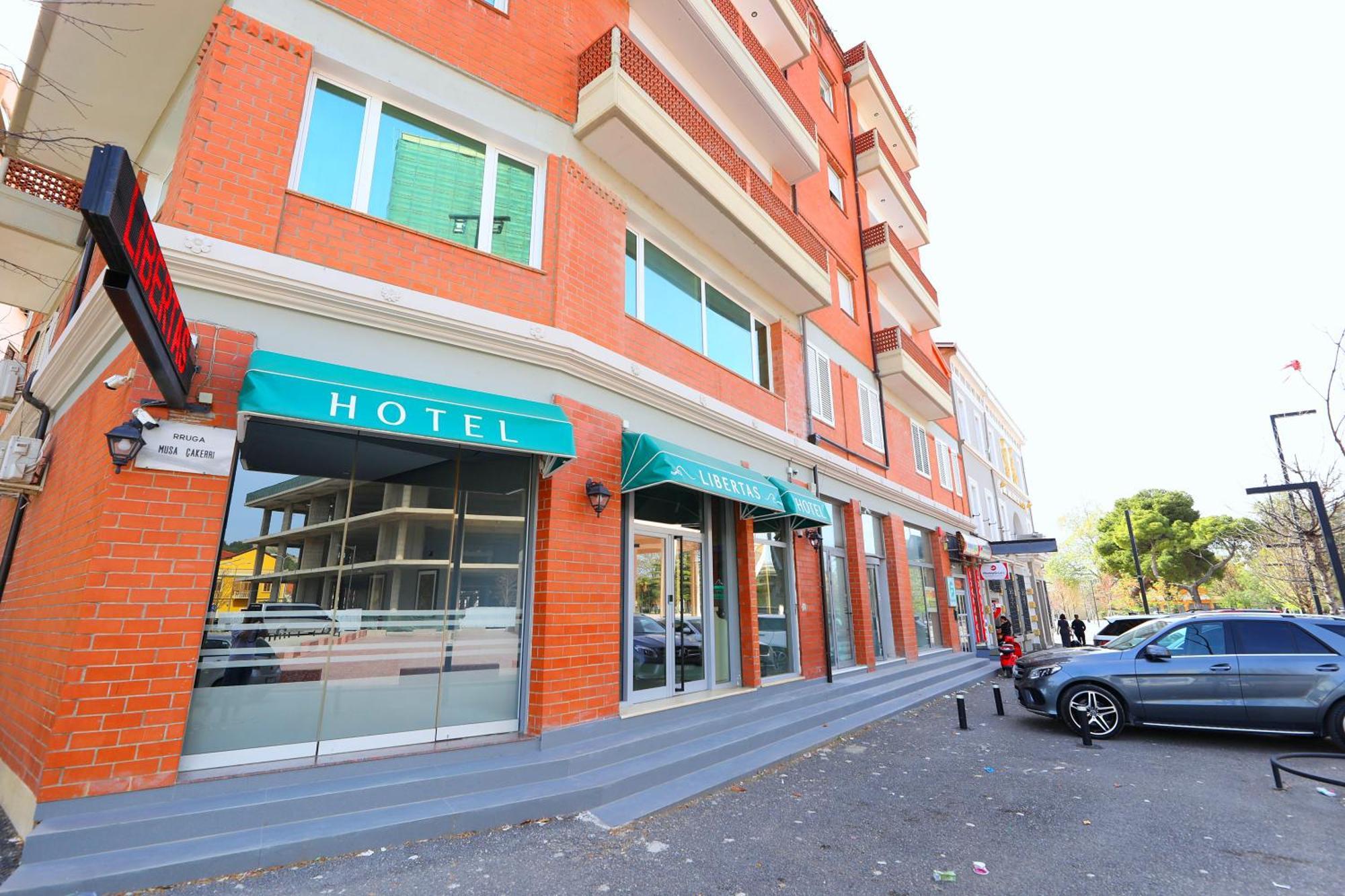 Hotel Libertas Vlorë Esterno foto